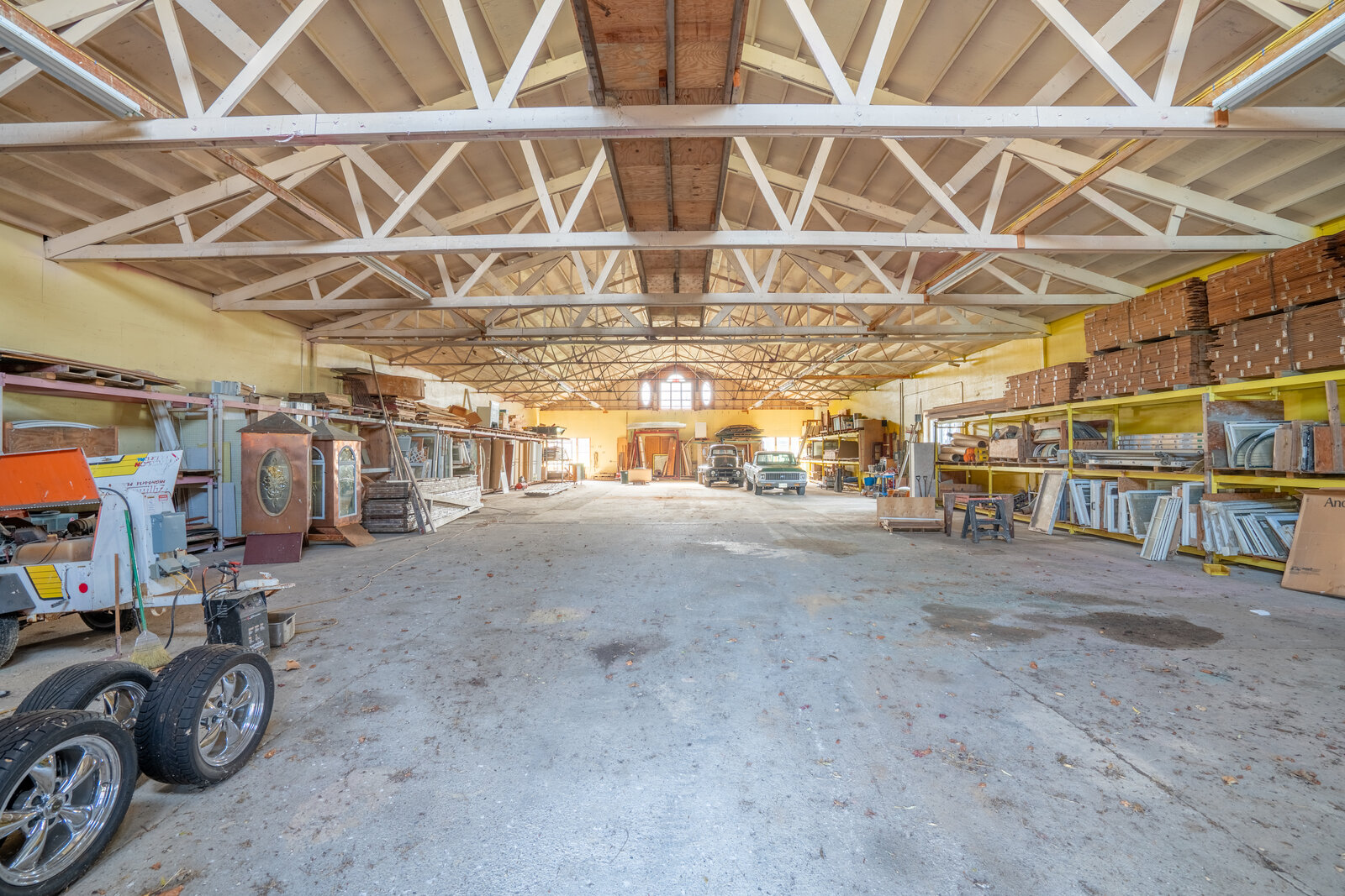 Former indoor riding arena with 30-foot cathedral ceilings